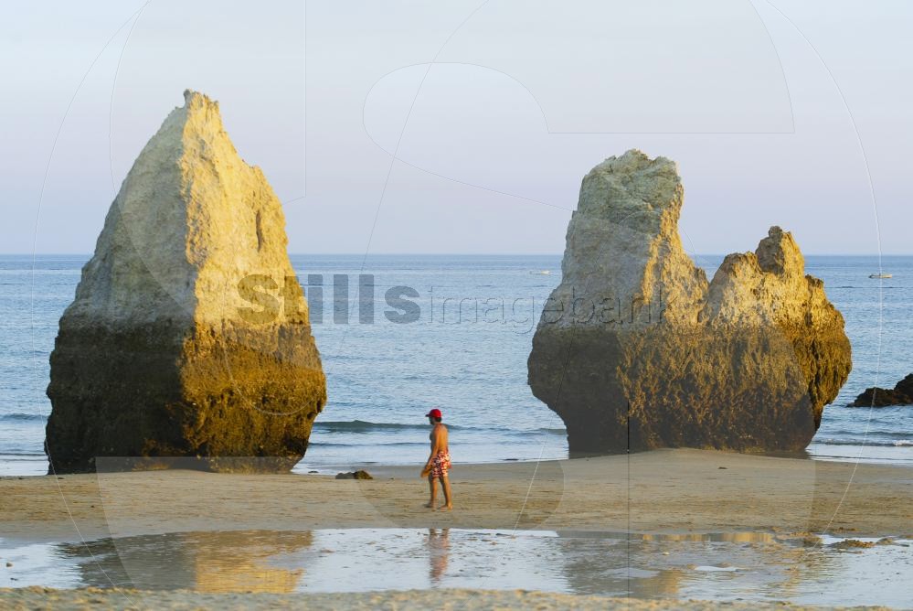 Rocks at the Alvor beach
