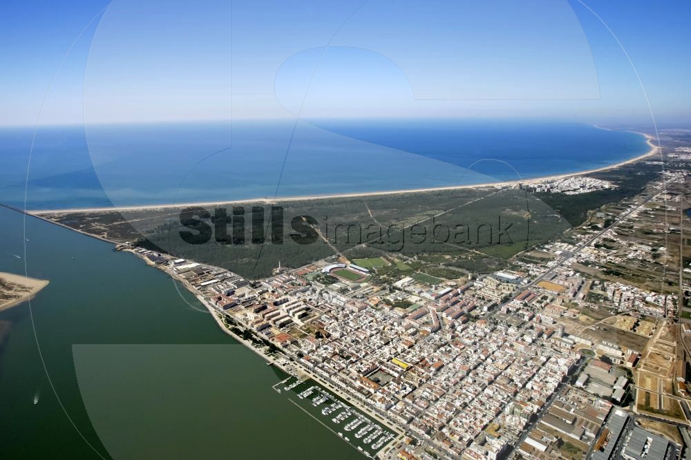Vila Real de Santo António, pinewood and beach